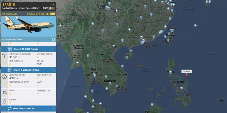 El trayecto del Boeing C-40 de la Fuerza Aérea de los Estados Unidos que traslada a Nancy Pelosi a Taiwán (FlightRadar24)