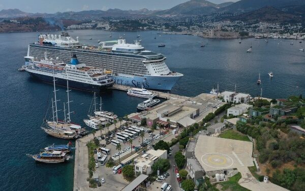 Odyssey of the Seas hace historia en terminal turca de GPH