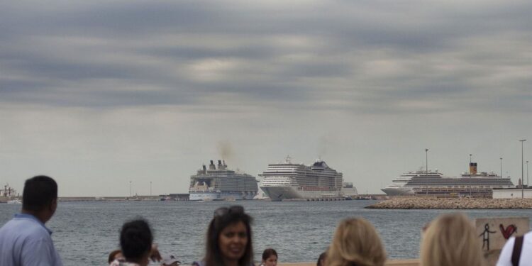 Plataforma contra los Megacruceros advierte que Palma es la segunda ciudad europea con mayor contaminación por cruceros