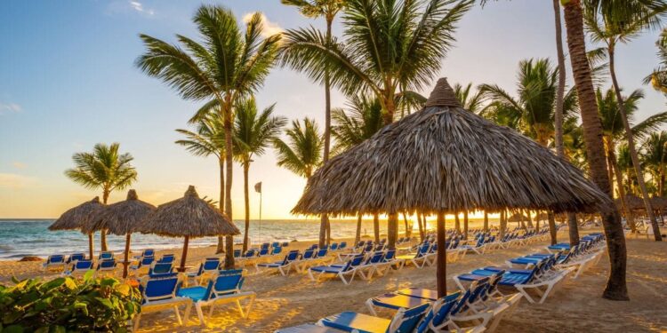 Playa cristalina de Punta Cana, uno de los lugares con más demanda de turismo en el mundo
