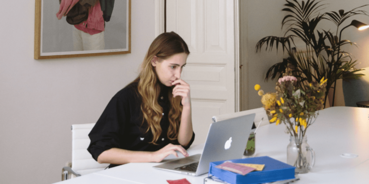 Qué día de la semana es el mejor para comprar vuelos baratos