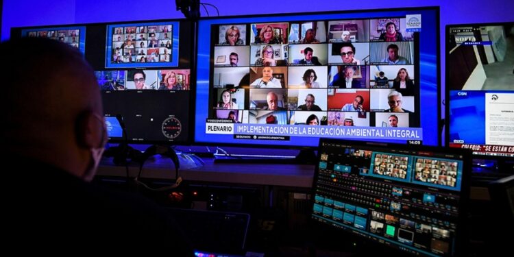 El Gobierno Nacional le da prioridad a las reuniones por videoconferencia