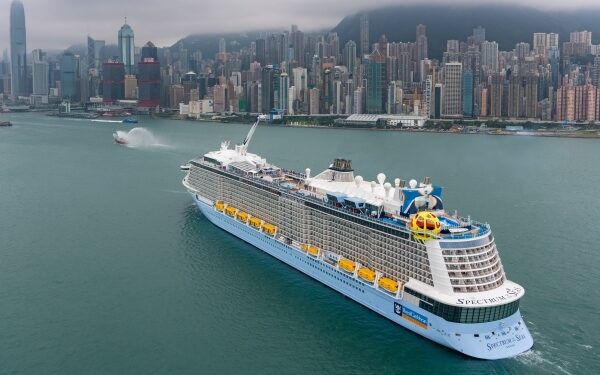 Royal Caribbean busca aprobación para reiniciar cruceros a ninguna parte en Hong Kong