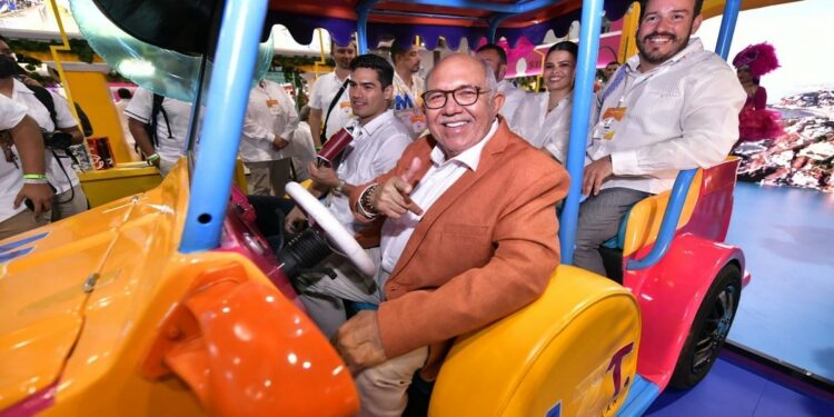 Se ven resultados de viajes del alcalde de Mazatlán: Nayla Velarde