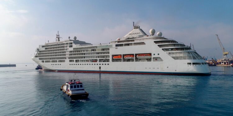 Silversea Spirit y The World harán historia en Rakport