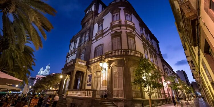 Biblioteca insular. Paseos literarios por Las Palmas de Gran Canaria.