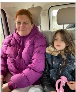 Carmen, la empleada de Wanda Nara que habría quedado varada en Europa, junto a una de las hijas de la empresaria