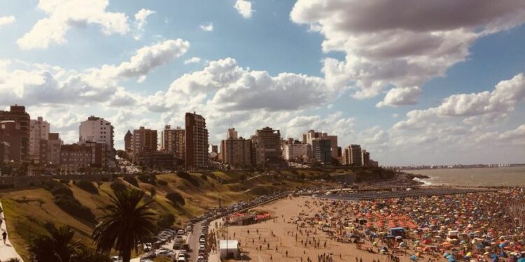 Desde el lunes se pueden comprar pasajes, estadías en hoteles y hasta actividades con un 60% de descuento en el Travel Sale. Conocé cómo aprovechar el evento.
