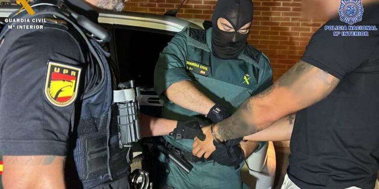 Un Guardia Civil, implicado en la macrorredada antidroga