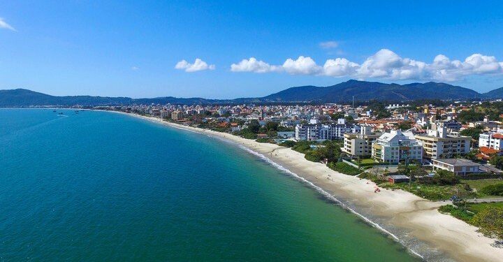 Playa Canasvieiras Florianópolis. Foto Shutterstock.