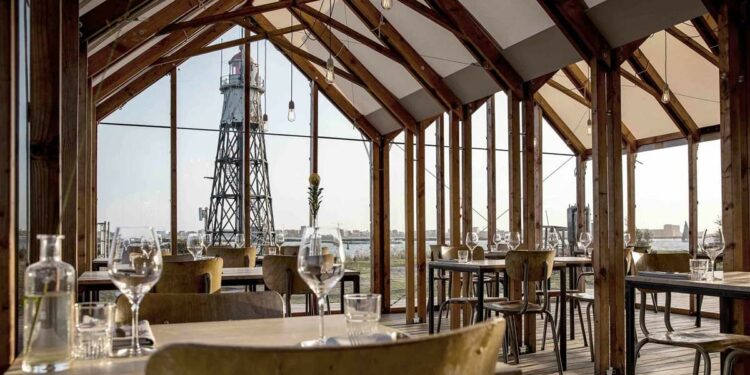 Viaje a Vuurtoreneiland, la isla-restaurante sostenible de Ámsterdam