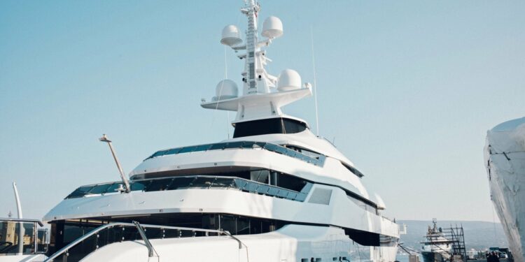 ¿Están abusando famosos y millonarios de sus jets? Adolescente los tiene en la mira