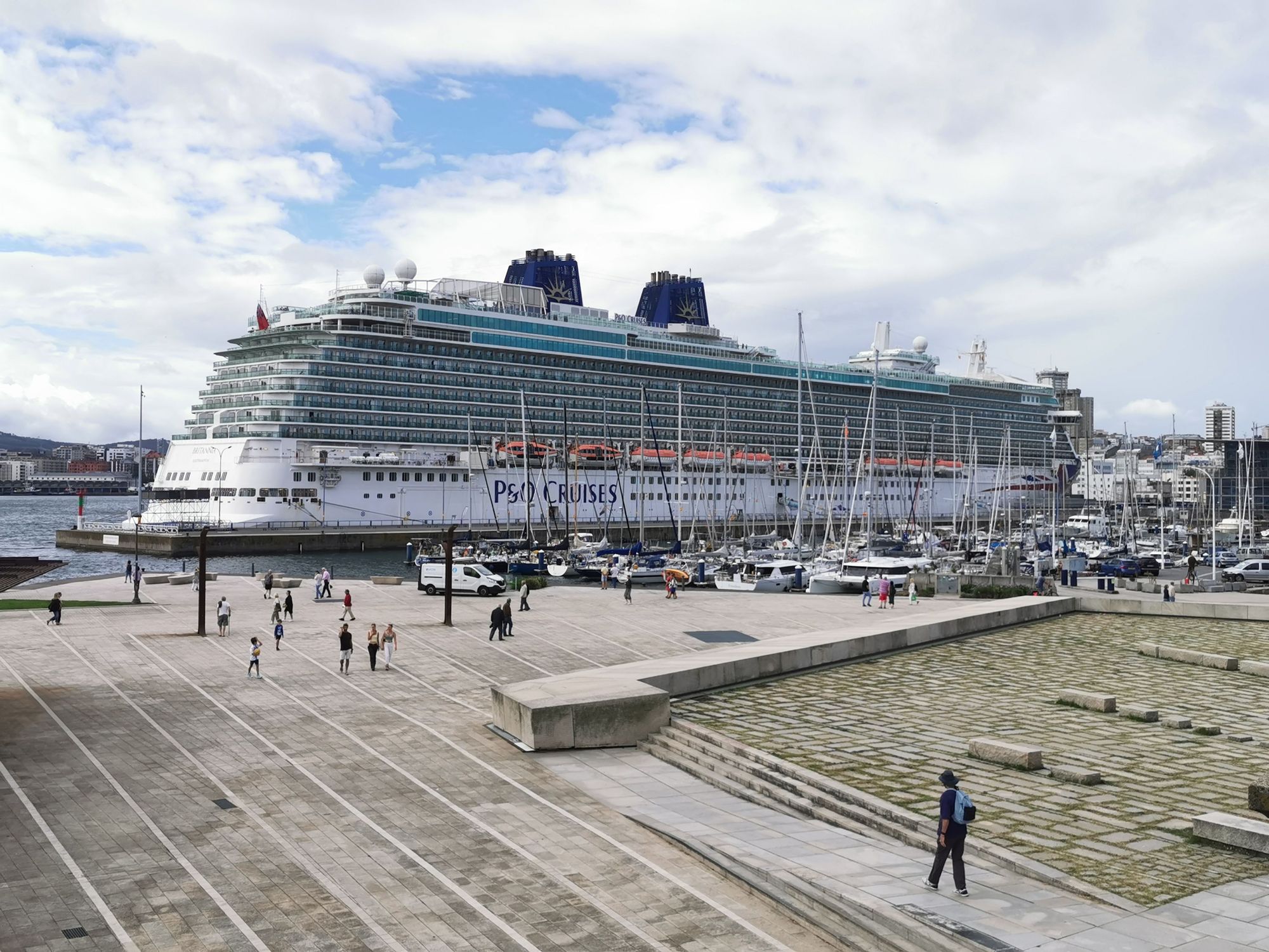 Doble escala de cruceros en el puerto de A Coruña