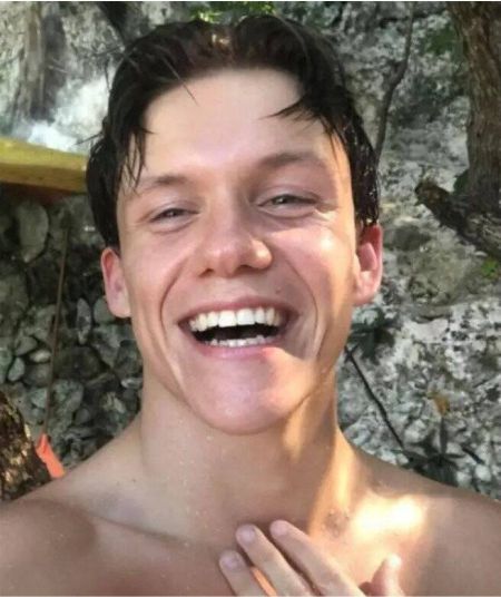 Arron Hough, el artista de cruceros que nadie más volvió a ver