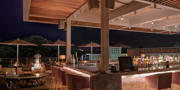 7 bares en Los Cabos para disfrutar increíbles cócteles de autor