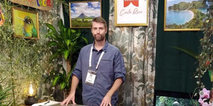 Agencia de viajes de San Carlos representa al país en feria en Paris