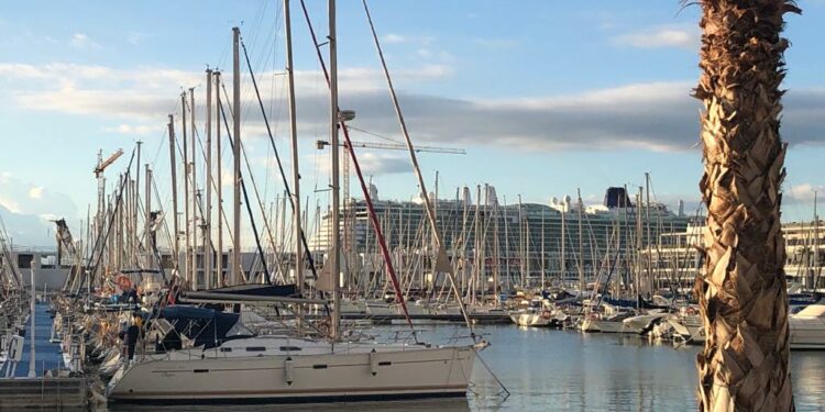 Alicante recibe tres cruceros con 11.000 pasajeros este viernes y el domingo