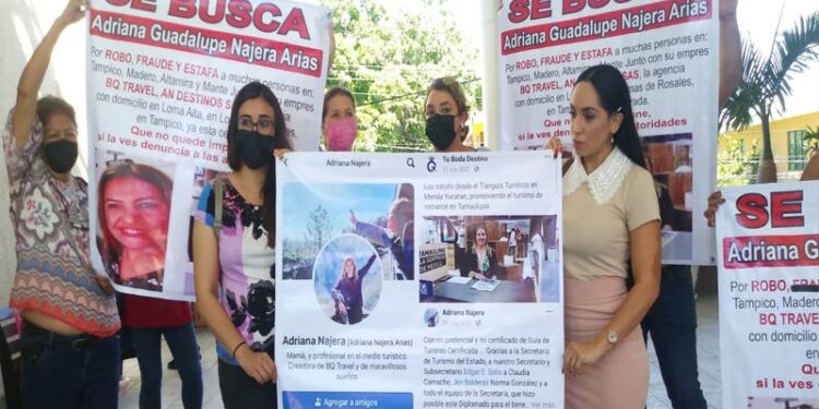 Arman protesta contra agencia de viajes que estafó a 30 personas