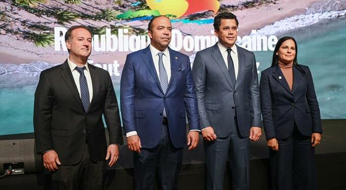 Banreservas sostiene importantes reuniones en la Feria Turística de Francia