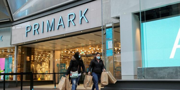 Cae AB Foods tras la advertencia de Primark de la caída de los beneficios en 2023
