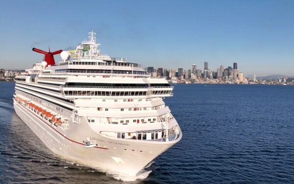 Carnival Splendor deja Seattle y parte hacia Sydney