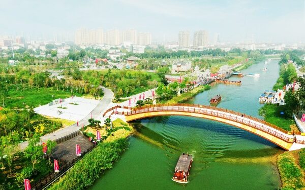 China: Sección renovada por Cangzhou del río artificial más antiguo del mundo recibe 15 cruceros