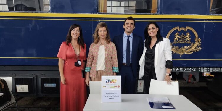 Córdoba participa en un encuentro para dar a conocer destinos turísticos de la Red AVE a agencias