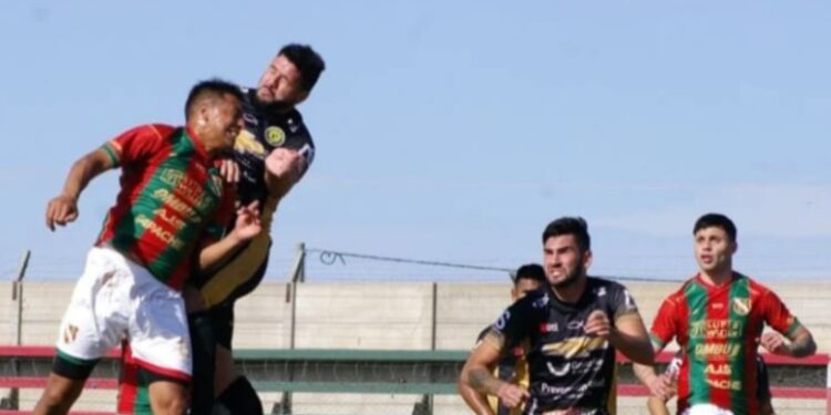 Crucero perdió 2-0 en su visita a Sportivo Las Parejas por el Federal A