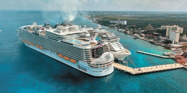 Cruceros y vuelos hacia Quintana Roo, afectados por huracán Ian