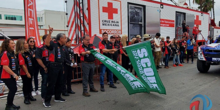 Da alcalde Ayala banderazo de inicio a la Score Baja 400