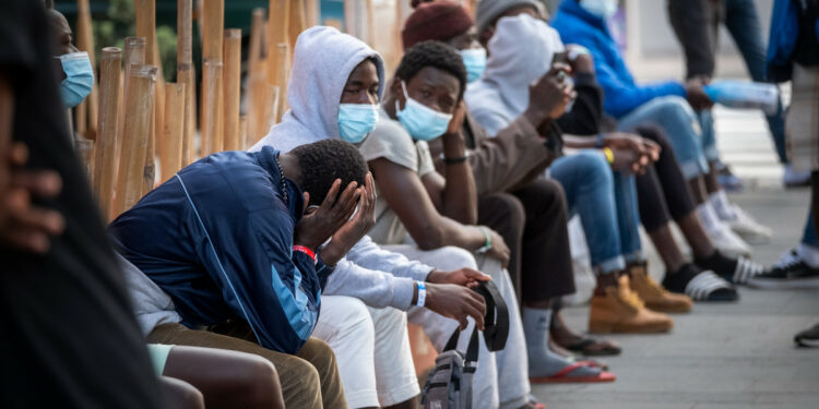 Desarticulan una red dedicada a captar a menores migrantes llegados en patera a Canarias