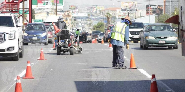 Destaca alcalde avances en colocación de pintura termoplástica