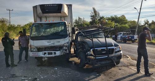 Dos heridos durante choque en crucero Bulevar Portes Gil y Berriozábal