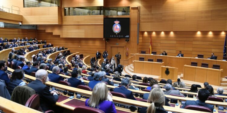 El Estado gasta casi 1,5 millones de euros en los viajes de los senadores durante el primer semestre del año