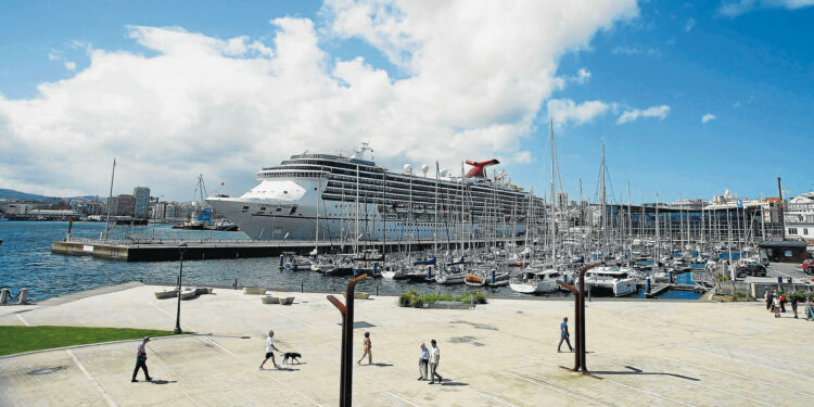 El Puerto de A Coruña prevé superar este año el récord de escalas de cruceros