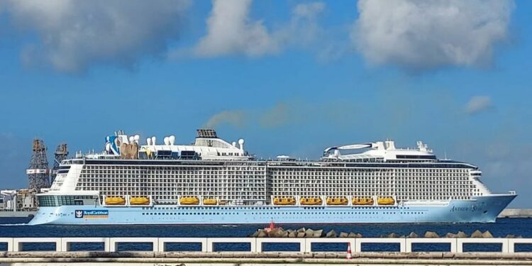 El Puerto de Las Palmas recibe al crucero ‘Anthem of the Seas’, el coloso de la temporada