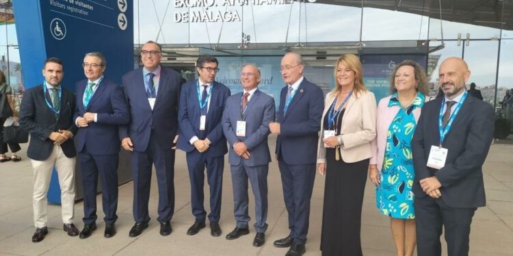 El Puerto desembarca en Málaga para avanzar en su apuesta por los cruceros de lujo