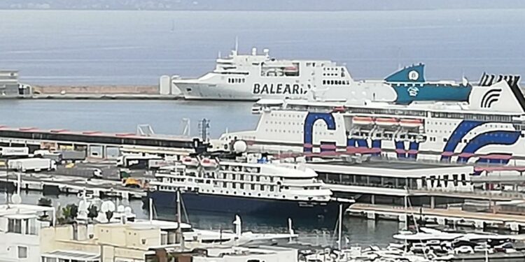 El crucero más pequeño llega en Palma