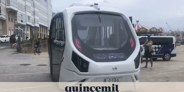 El minibús sin conductor ofrecerá este viernes viajes gratuitos en A Coruña