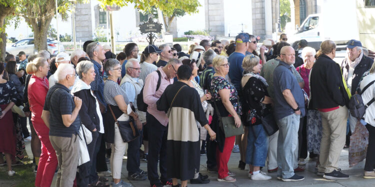 El número de cruceristas en la ciudad naval continúa sin levantar cabeza