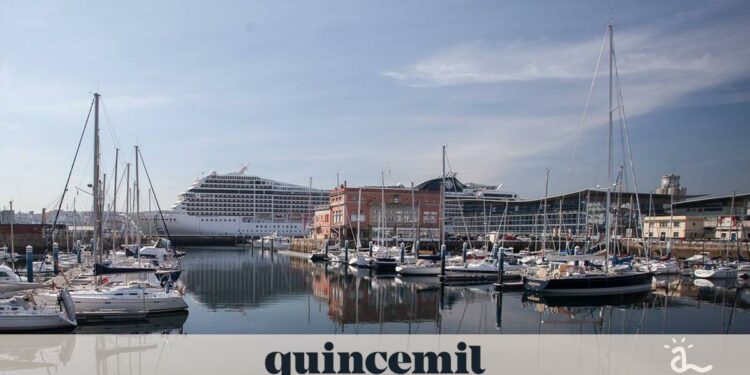 El puerto de A Coruña lidera el turismo de cruceros de Galicia con 91.932 pasajeros