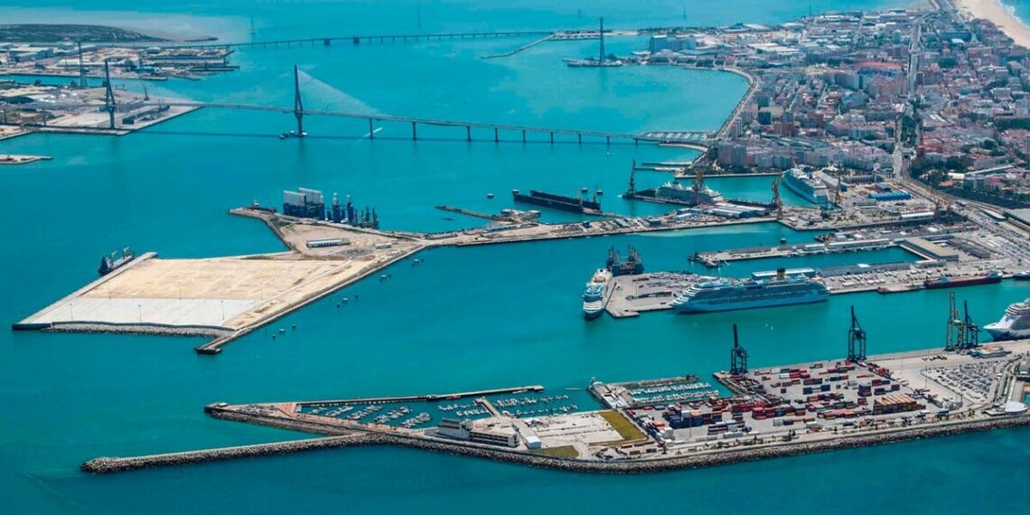 El tráfico portuario crece en la Bahía de Cádiz cuatro veces más que la media nacional
