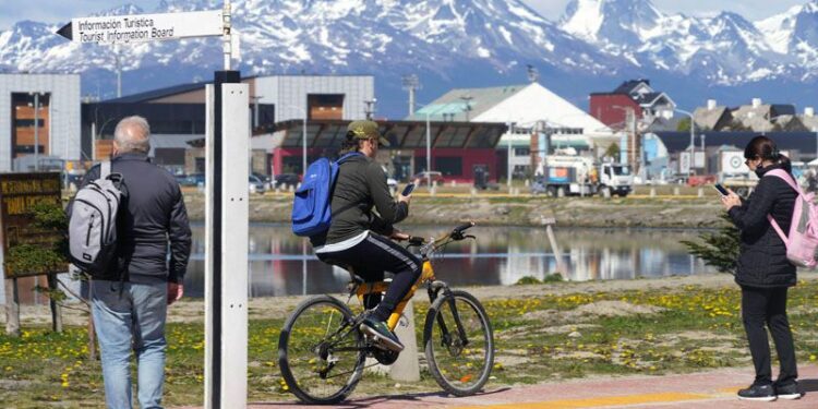 “El turismo ayuda mucho, pero no resuelve todo, la crisis la sentimos”