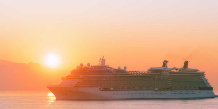 Empresas de cruceros cancelan sus viajes ante la llegada del huracán Ian a Florida