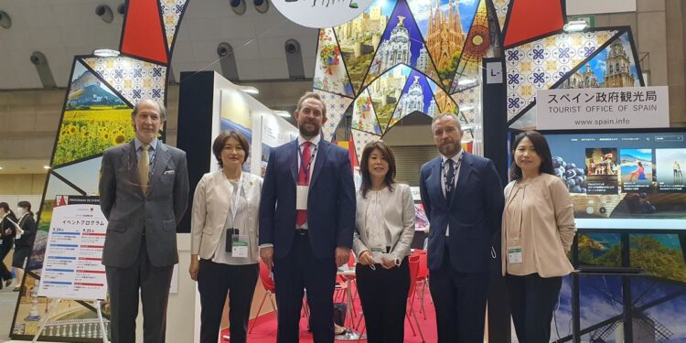 España impulsa la cooperación turística con Japón con un memorando de entendimiento