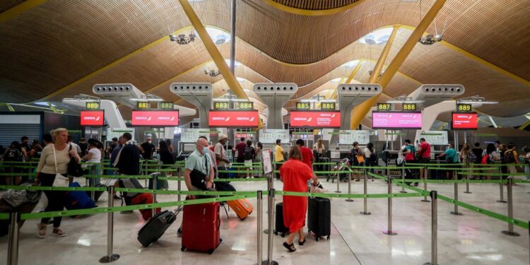 España prorroga hasta el 15 de noviembre la restricción de viajes no esenciales a terceros países