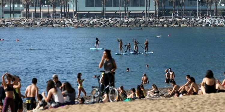 playa de la barceloneta, barcelona, turismo Españadesconfinamiento
