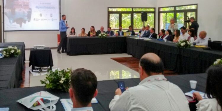 Está en marcha el encuentro internacional de municipios turísticos en Iguazú