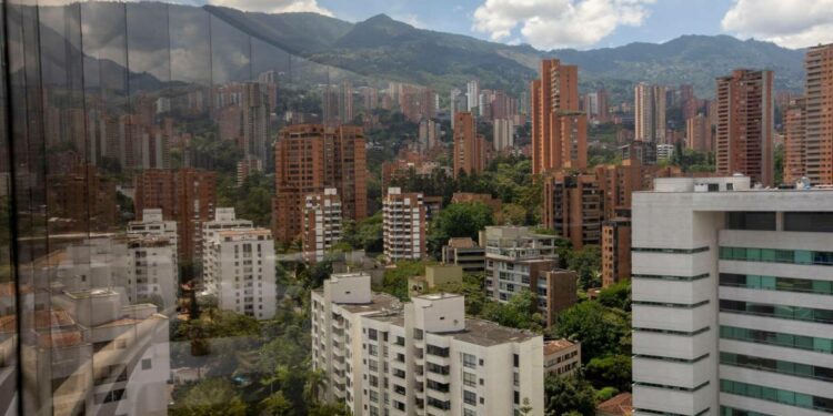 Estadounidenses y españoles, los extranjeros más interesados en comprar casa en Medellín