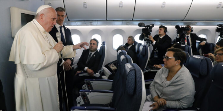 Este es el avión que lleva al Papa en sus viajes